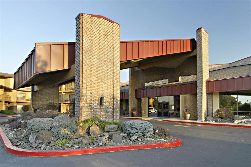 Red Lion Hotel Pasco Airport&Conference Center Exterior foto